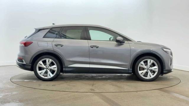 2022 Audi Q4 e-tron Q4  S line 40 e-tron  150,00 kW