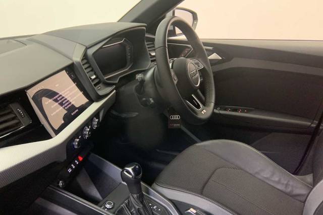 2024 Audi A1 Sportback 1.0 S line 30 TFSI  110 PS S tronic