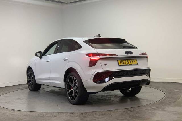 2025 Audi Q3 Sportback 1.5 Launch Edition Plus e-hybrid  272 PS S tronic