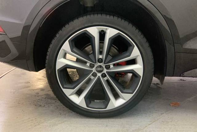 2022 Audi Q5 Sportback 2.0 Edition 1 40 TDI quattro 204 PS S tronic