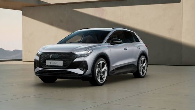 Audi Q4 e-tron AUDI Q4 Black Edition 45 e-tron 210,00 kW SUV Electric Floret silver, metallic