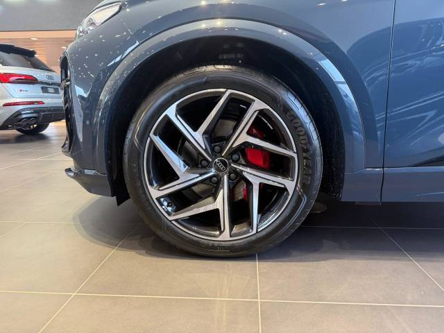 2025 Audi Q6 e-tron AUDI Q6 SUV Edition 1 e-tron quattro 285,00 kW