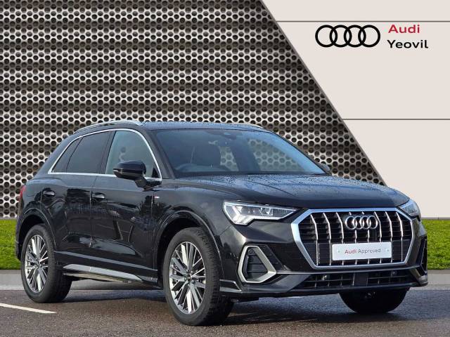 Audi Q3 1.5 S line 35 TFSI  150 PS S tronic 4x4 vehicle Petrol Mythos black, metallic