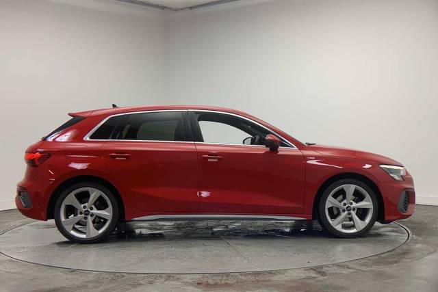 2023 Audi A3 Sportback 1.5 S line 35 TFSI  150 PS 6-speed