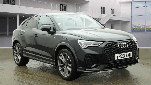 Audi Q3 Sportback 1.5 Black Edition 35 TFSI  150 PS S tronic 4x4 vehicle Petrol Mythos black, metallic