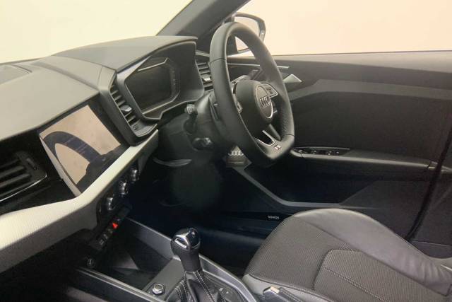 2025 Audi A1 Sportback 1.0 Black Edition 30 TFSI  116 PS S tronic