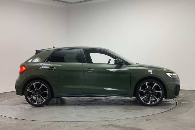 2025 Audi A1 Sportback 1.0 Black Edition 30 TFSI  116 PS S tronic