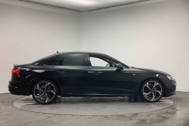2023 Audi A4 Saloon 2.0 Black Edition 35 TFSI  150 PS S tronic