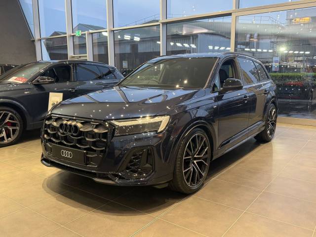 Audi Q7 3.0 AUDI Q7 SUV Black Edition TFSI quattro 340 PS tiptronic SUV Petrol Waitomo blue, metallic