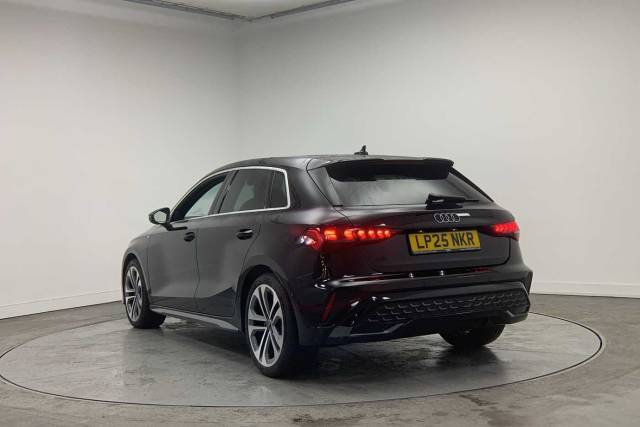 2025 Audi A3 Sportback 1.5 S line TFSI  150 PS S tronic