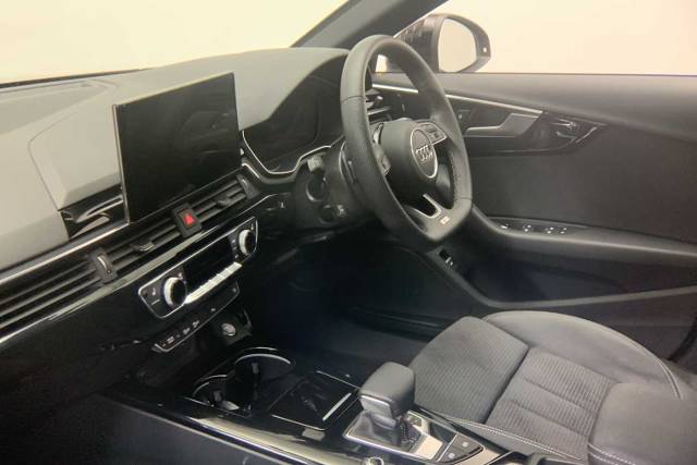 2024 Audi A4 Avant 2.0 Avant Black Edition 35 TFSI  150 PS S tronic