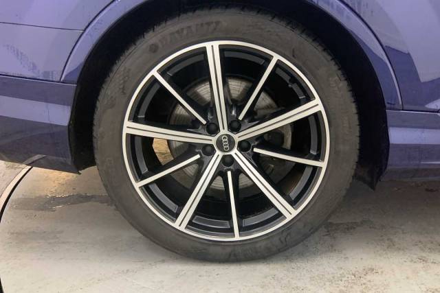 2023 Audi Q7 3.0 Black Edition 50 TDI quattro 286 PS tiptronic