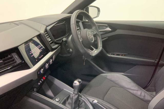 2021 Audi A1 Sportback 1.0 Black Edition 30 TFSI  110 PS 6-speed