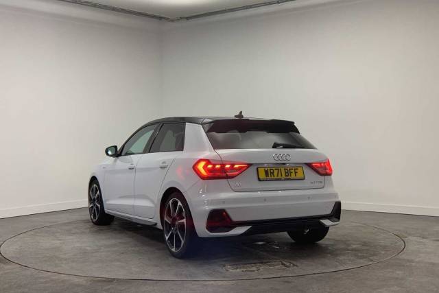 2021 Audi A1 Sportback 1.0 Black Edition 30 TFSI  110 PS 6-speed