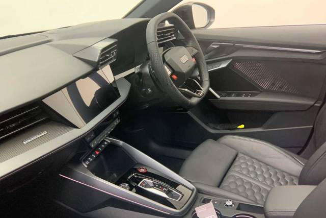 2025 Audi RS 3 Sportback 2.5 RS 3 Sportback Carbon Black   400 PS S tronic