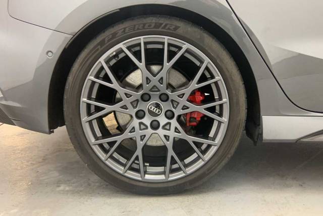 2025 Audi RS 3 Sportback 2.5 RS 3 Sportback Carbon Black   400 PS S tronic