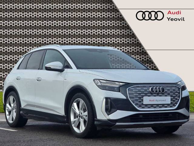 Audi Q4 e-tron Q4  S line 50 e-tron quattro 220,00 kW 4x4 vehicle Electric Glacier white, metallic