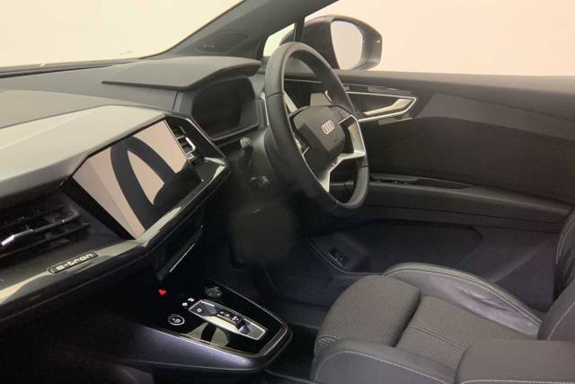2022 Audi Q4 e-tron Q4  S line 40 e-tron  150,00 kW