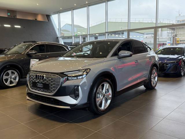 Audi Q4 Sportback e-tron AUDI Q4 Sportback S line 40 e-tron 150,00 kW SUV Electric Pebble grey, solid