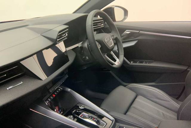 2024 Audi A3 Sportback 1.5 Black Edition 35 TFSI  150 PS S tronic