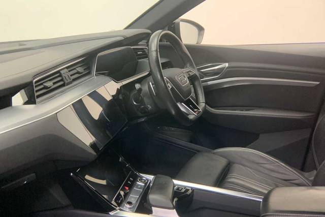 2022 Audi E-tron Black Edition 50 quattro 230,00 kW