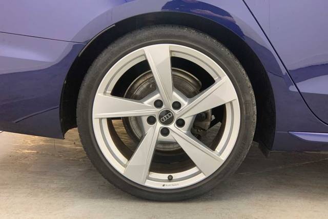 2024 Audi A4 Avant 2.0 Avant S line 40 TFSI  204 PS S tronic