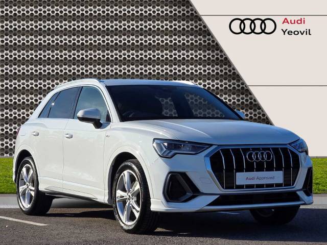 Audi Q3 1.5 S line 35 TFSI  150 PS S tronic 4x4 vehicle Petrol Ibis White