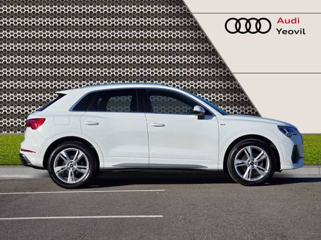 2022 Audi Q3 1.5 S line 35 TFSI  150 PS S tronic