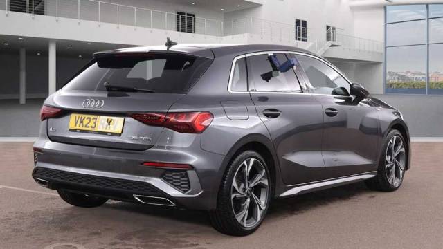2023 Audi A3 Sportback 1.5 S line 35 TFSI  150 PS S tronic