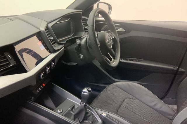 2025 Audi A1 Sportback 1.0 S line 30 TFSI  116 PS 6-speed