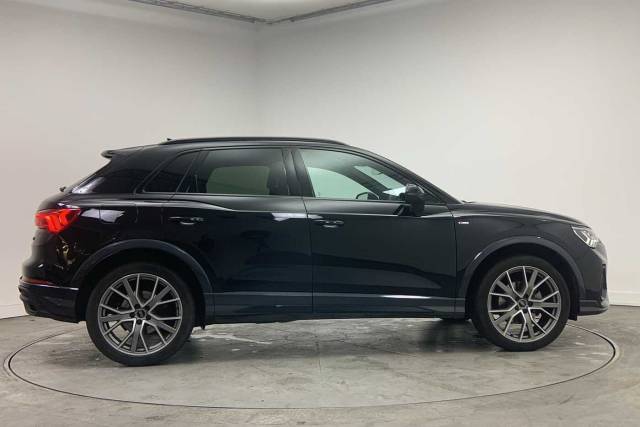 2024 Audi Q3 1.5 Black Edition 35 TFSI  150 PS S tronic