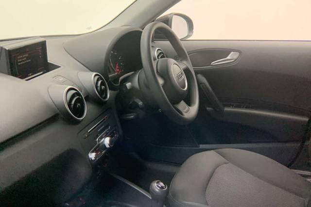 2018 Audi A1 Sportback SE 1.0 TFSI  95 PS 5-speed