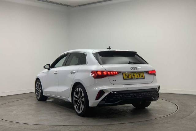 2025 Audi A3 Sportback 1.5 S line 35 TFSI  150 PS S tronic