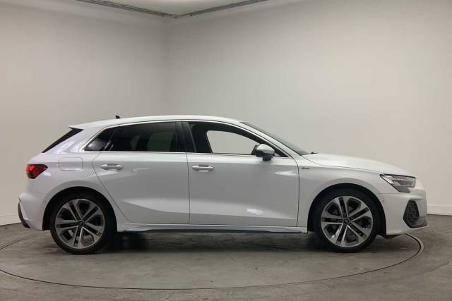 2025 Audi A3 Sportback 1.5 S line 35 TFSI  150 PS S tronic