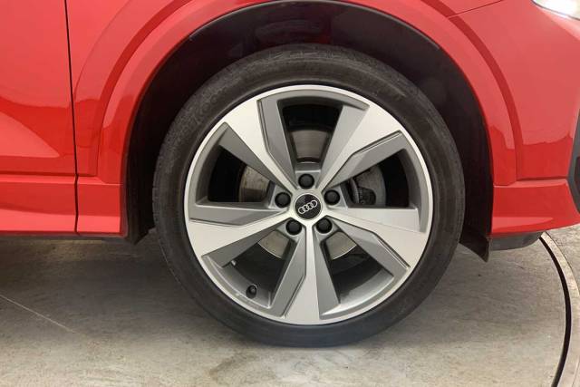 2023 Audi Q2 1.5 Black Edition 35 TFSI  150 PS 6-speed