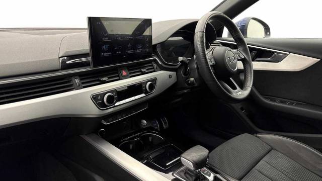 2022 Audi A4 Saloon 2.0 S line 40 TFSI  204 PS S tronic