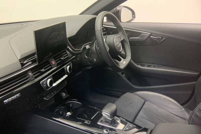 2023 Audi A4 Saloon 2.0 Black Edition 40 TDI quattro 204 PS S tronic