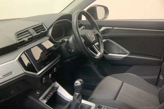 2023 Audi Q3 1.5 Sport 35 TFSI  150 PS 6-speed