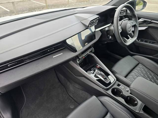 2025 Audi S3 Sportback 2.0 Black Edition TFSI  333 PS S tronic