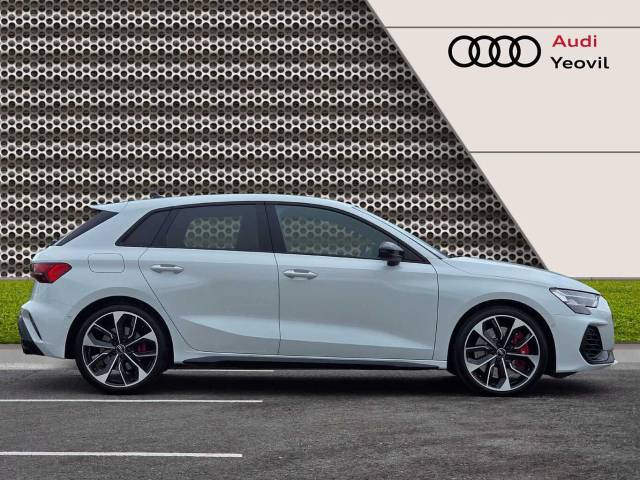 2025 Audi S3 Sportback 2.0 Black Edition TFSI  333 PS S tronic