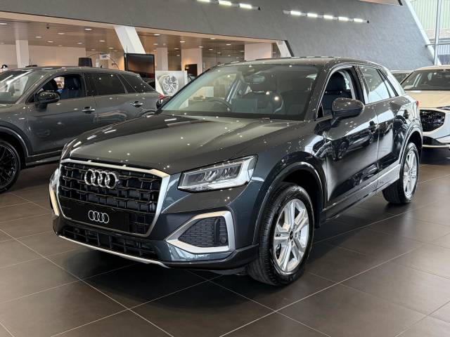 Audi Q2 1.5 AUDI Q2 Sport 35 TFSI 150 PS 6-speed SUV Petrol Manhattan grey, metallic