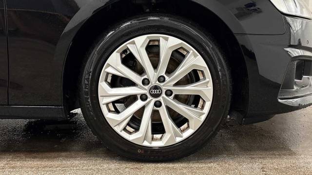 2023 Audi A4 Saloon 2.0 Technik 35 TFSI  150 PS S tronic