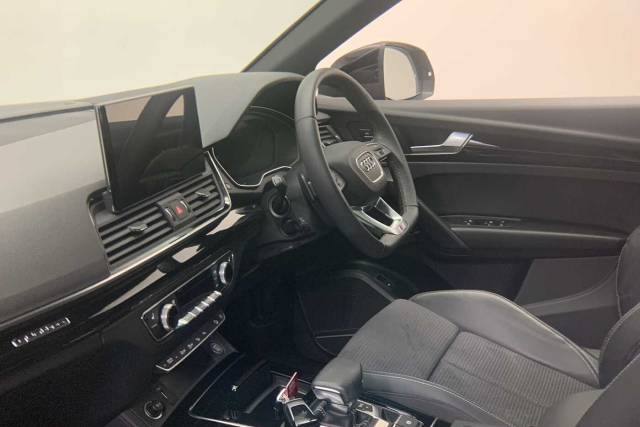 2024 Audi Q5 Sportback 2.0 Black Edition 40 TDI quattro 204 PS S tronic