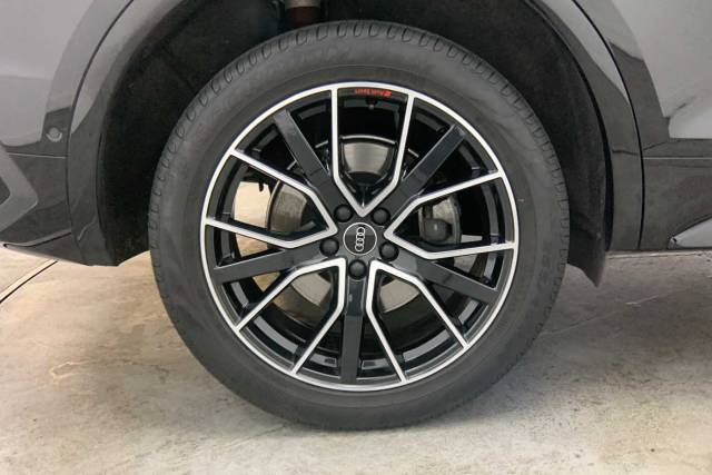 2024 Audi Q5 Sportback 2.0 Black Edition 40 TDI quattro 204 PS S tronic