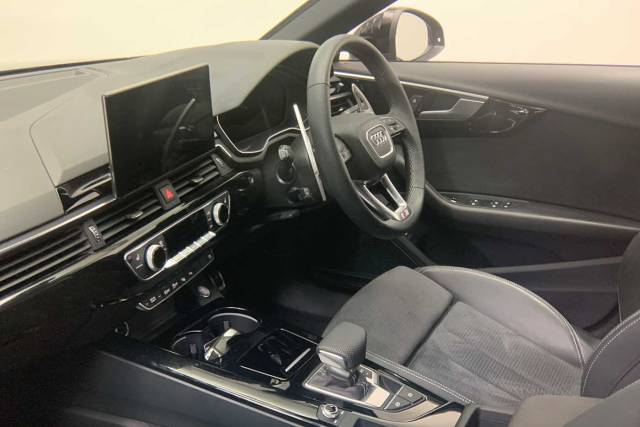2024 Audi A4 Saloon 2.0 Black Edition 40 TFSI  204 PS S tronic