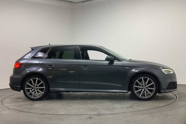 2018 Audi A3 1.5 Sportback Black Edition 35 TFSI  150 PS S tronic