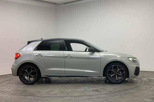 2024 Audi A1 Sportback 1.0 Black Edition 30 TFSI  116 PS S tronic