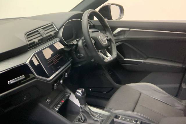 2023 Audi Q3 Sportback TFSI e 1.4 Black Edition 45 TFSI e  245 PS S tronic