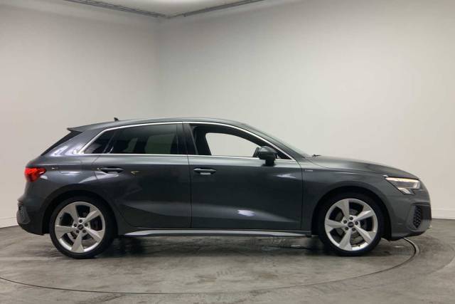2022 Audi A3 Sportback 1.5 S line 35 TFSI  150 PS S tronic