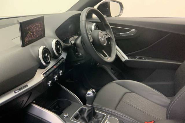 2024 Audi Q2 1.5 S line 35 TFSI  150 PS 6-speed